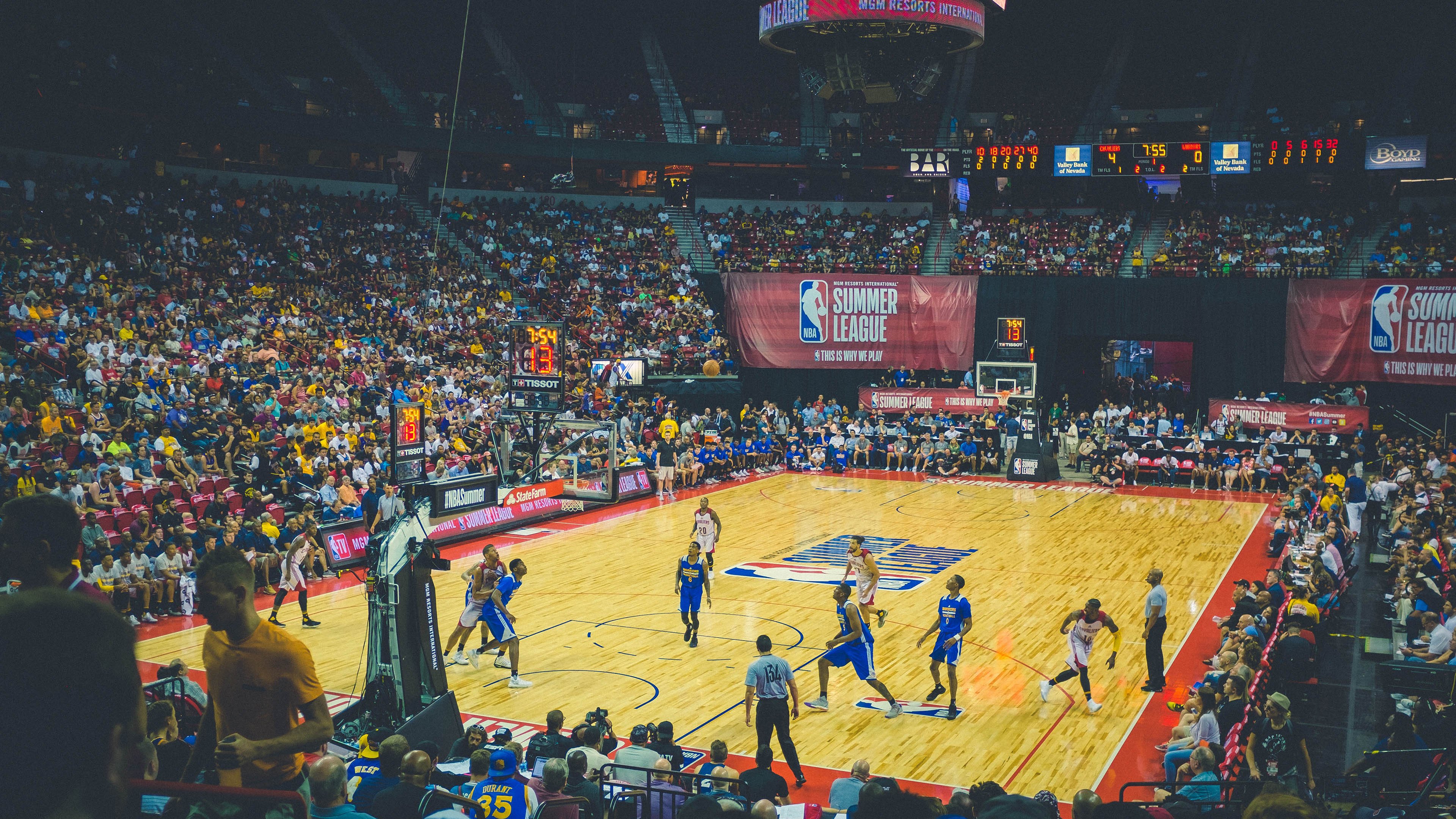 世界杯四强：法国VS巴西 “98年决赛复刻版”令老球迷泪目