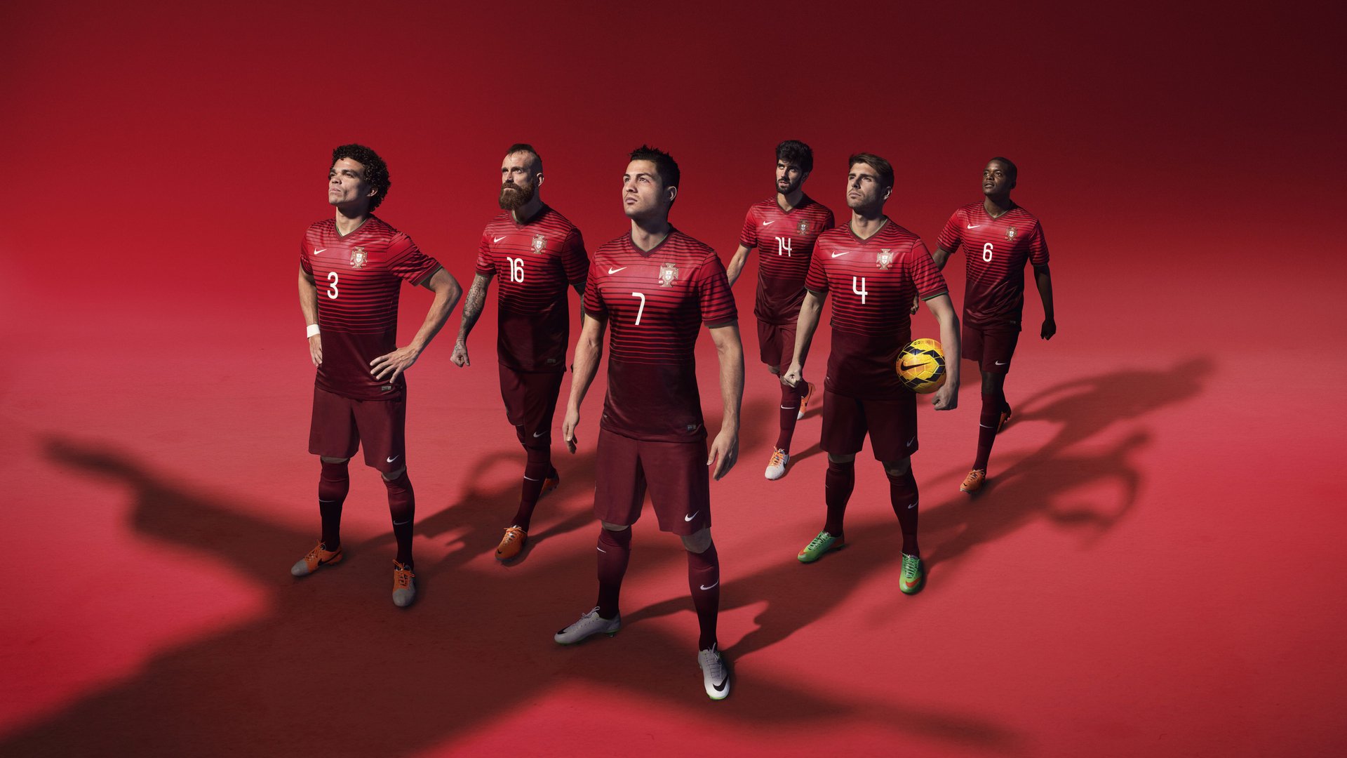 国际CrossFit“地球上最强壮的人”总决赛 多回合体能地狱测试震撼观众